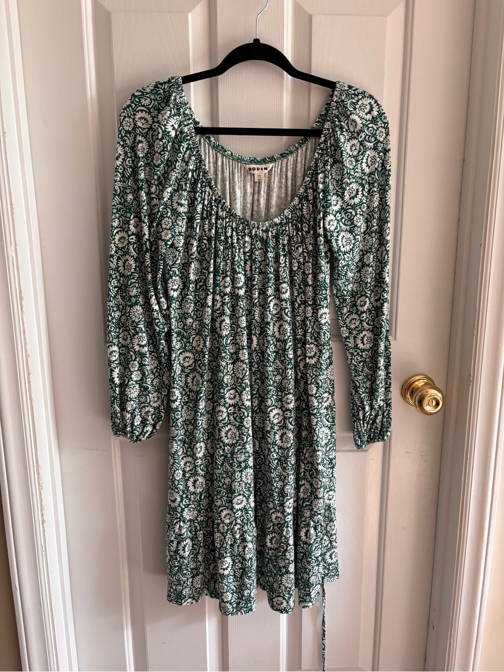 Boden Green and White Floral Scoop-Neck Long Sleeve Dress